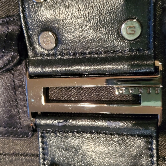 Guess cluth - Picture 1 of 4